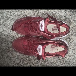 Maroon huaraches men’s size 10 worn once